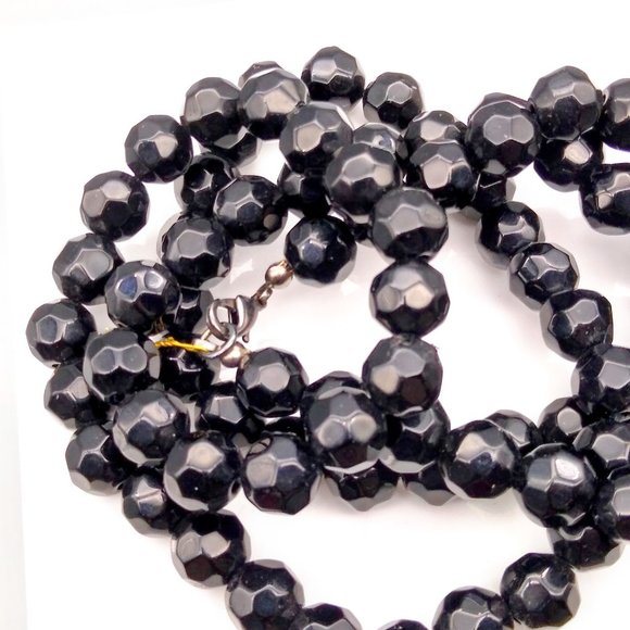 Faceted Vintage French Jet Necklace, Beaded Stand with Classic Black Glass Beads - Picture 5 of 5